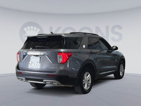 Used 2022 Ford Explorer XLT w/ Equipment Group 202A AWD/4WD image 11