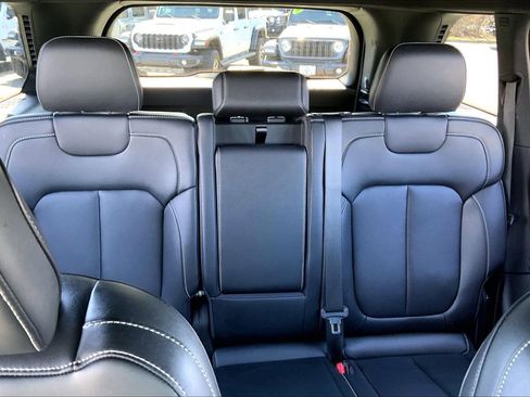 Used 2024 Jeep Grand Cherokee Limited AWD/4WD image 30
