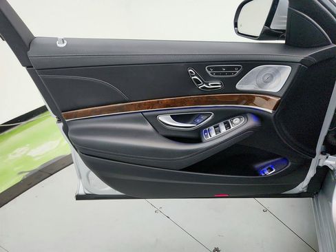Used 2014 Mercedes-Benz S 550 Sedan image 24
