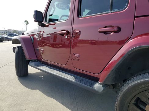 Used 2021 Jeep Wrangler Unlimited Sahara image 27