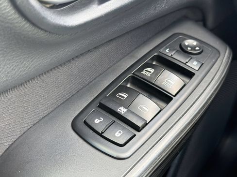 Used 2014 Jeep Cherokee Latitude w/ Cold Weather Group AWD/4WD image 25