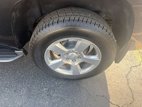 Used 2019 Chevrolet Tahoe LS AWD/4WD image 11