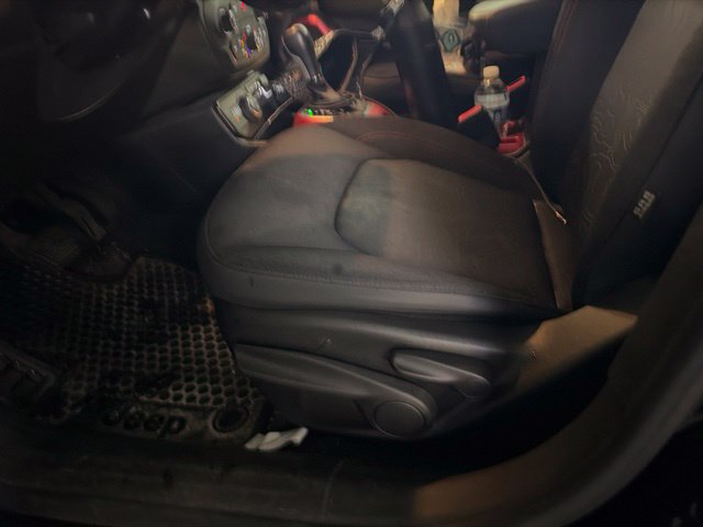 Used 2020 Jeep Renegade Trailhawk w/ UConnect 8.4 Nav Group AWD/4WD image 8