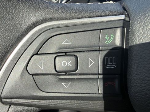 Used 2023 Jeep Grand Cherokee Laredo AWD/4WD image 14