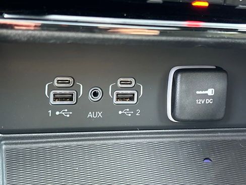 New 2024 Jeep Grand Cherokee Altitude image 38