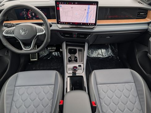 New 2026 Volkswagen Tiguan SEL R-Line AWD/4WD image 10