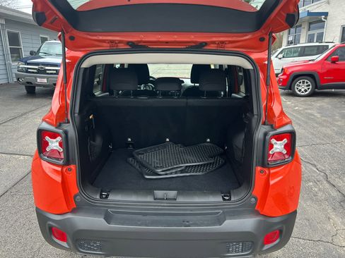 Used 2019 Jeep Renegade Sport image 24