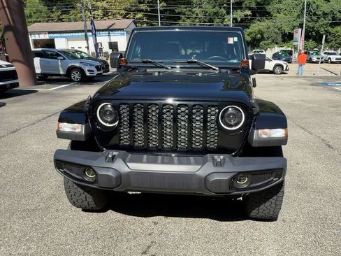 Used 2023 Jeep Gladiator Sport AWD/4WD image 3