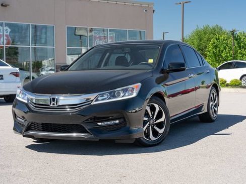 Used 2017 Honda Accord EX-L image 2