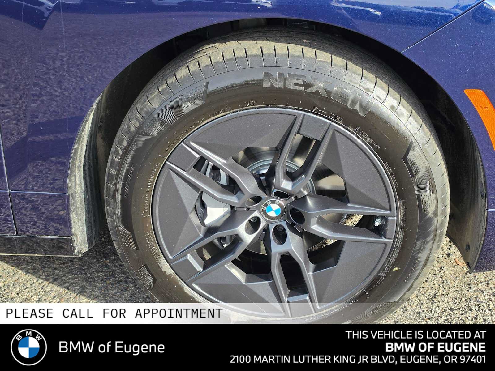 Used 2026 BMW iX xDrive45 AWD/4WD image 9