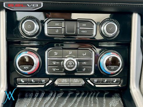 Used 2024 GMC Yukon XL Denali w/ Advanced Technology Package AWD/4WD image 37