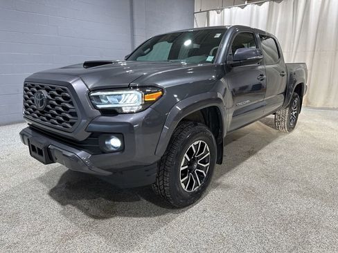 Certified 2023 Toyota Tacoma TRD Sport image 4