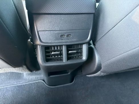 Used 2026 Chevrolet Equinox LT AWD/4WD image 13
