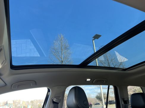 Certified 2025 Volkswagen Atlas SE w/ Panoramic Sunroof Package image 26