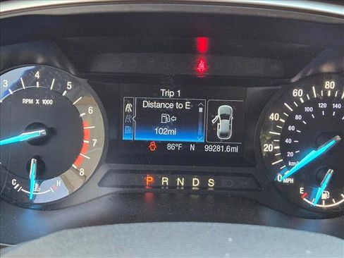 Used 2015 Ford Fusion SE FWD image 11