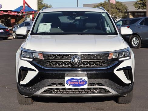Used 2024 Volkswagen Taos SE image 9