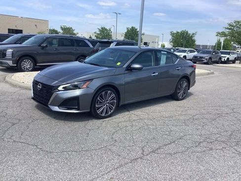 Used 2023 Nissan Altima 2.5 SL AWD/4WD image 1