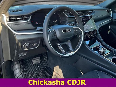 New 2025 Jeep Grand Cherokee L Altitude image 7