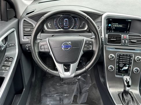 Used 2016 Volvo XC60 T5 Premier w/ Proximity Package image 13