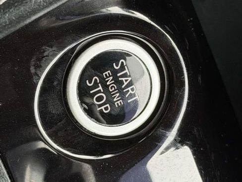 Used 2020 Nissan Kicks SR w/ Exterior Package image 22