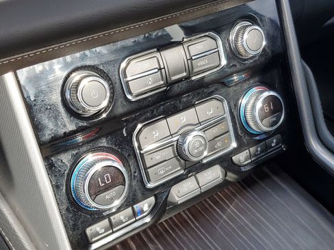 Used 2022 GMC Yukon Denali AWD/4WD image 34