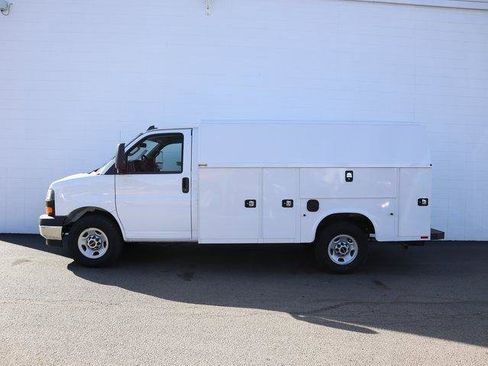 New 2025 GMC Savana 3500 w/ Power Convenience Package image 4
