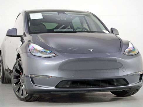 Used 2022 Tesla Model Y Performance image 4