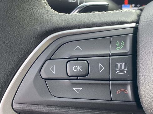 New 2025 Jeep Grand Cherokee Altitude image 29