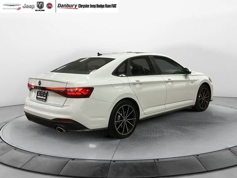 Used 2025 Volkswagen Jetta GLI Autobahn image 3