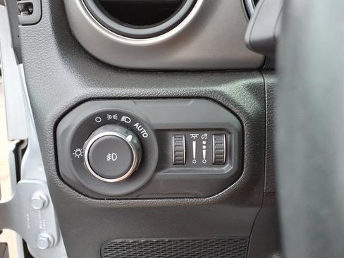 Used 2022 Jeep Wrangler Unlimited Sport w/ Sun And Sound Package AWD/4WD image 17