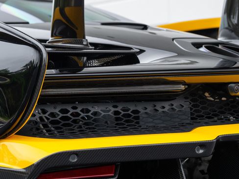 Used 2019 McLaren Senna image 53