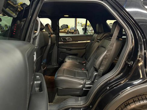 Used 2018 Ford Explorer Platinum AWD/4WD image 26