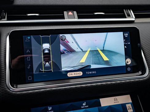 Used 2023 Land Rover Range Rover Velar R-Dynamic S image 32