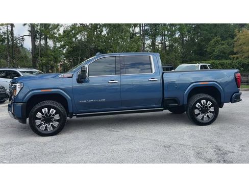 Certified 2026 GMC Sierra 2500 Denali w/ Denali Reserve Package AWD/4WD image 5