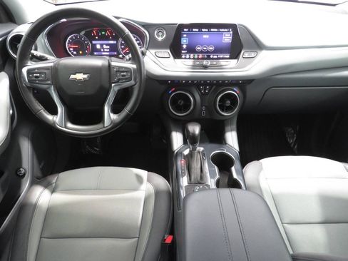 Used 2020 Chevrolet Blazer LT w/ Sound & Technology Package FWD image 16