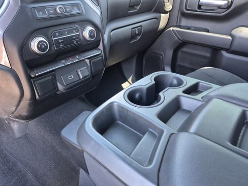 Used 2020 GMC Sierra 1500 4x4 Crew Cab w/ Sierra Value Package image 12