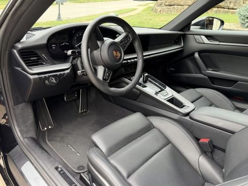 Used 2022 Porsche 911 Carrera image 5