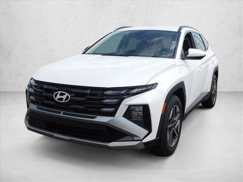 Used 2025 Hyundai Tucson SEL FWD image 2