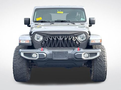 Used 2018 Jeep Wrangler Unlimited Sahara w/ Uconnect 4C Nav & Sound Group AWD/4WD image 3