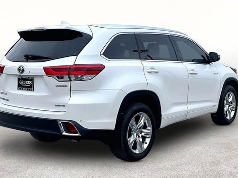 Used 2019 Toyota Highlander Limited image 2