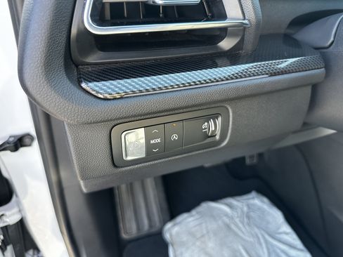 Used 2026 Chevrolet Traverse High Country FWD image 21