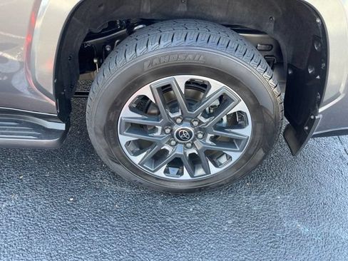 Used 2023 Toyota Sequoia Limited AWD/4WD image 4
