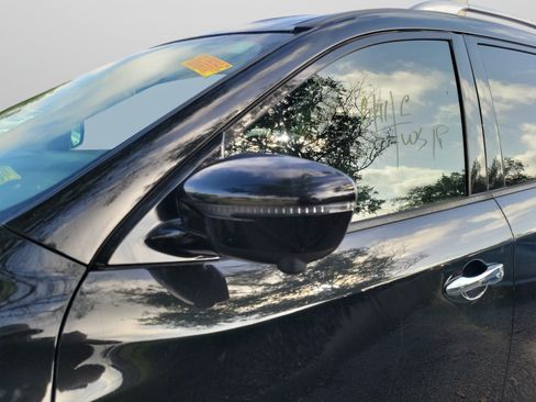 Used 2018 Nissan Pathfinder SL FWD image 29
