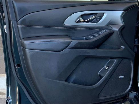 Used 2021 Chevrolet Traverse RS image 22