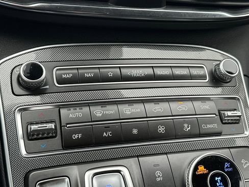 Used 2023 Hyundai Santa Fe SEL image 21