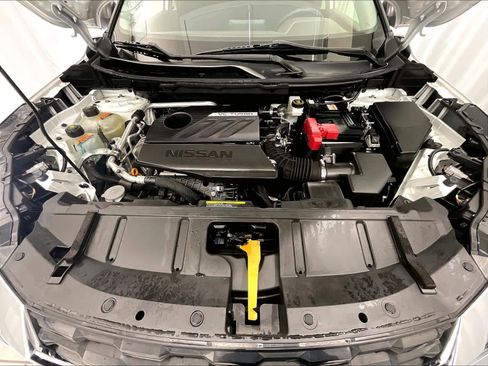 Used 2023 Nissan Rogue S image 29