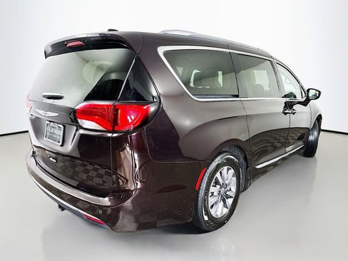 Used 2019 Chrysler Pacifica Touring-L Plus image 7