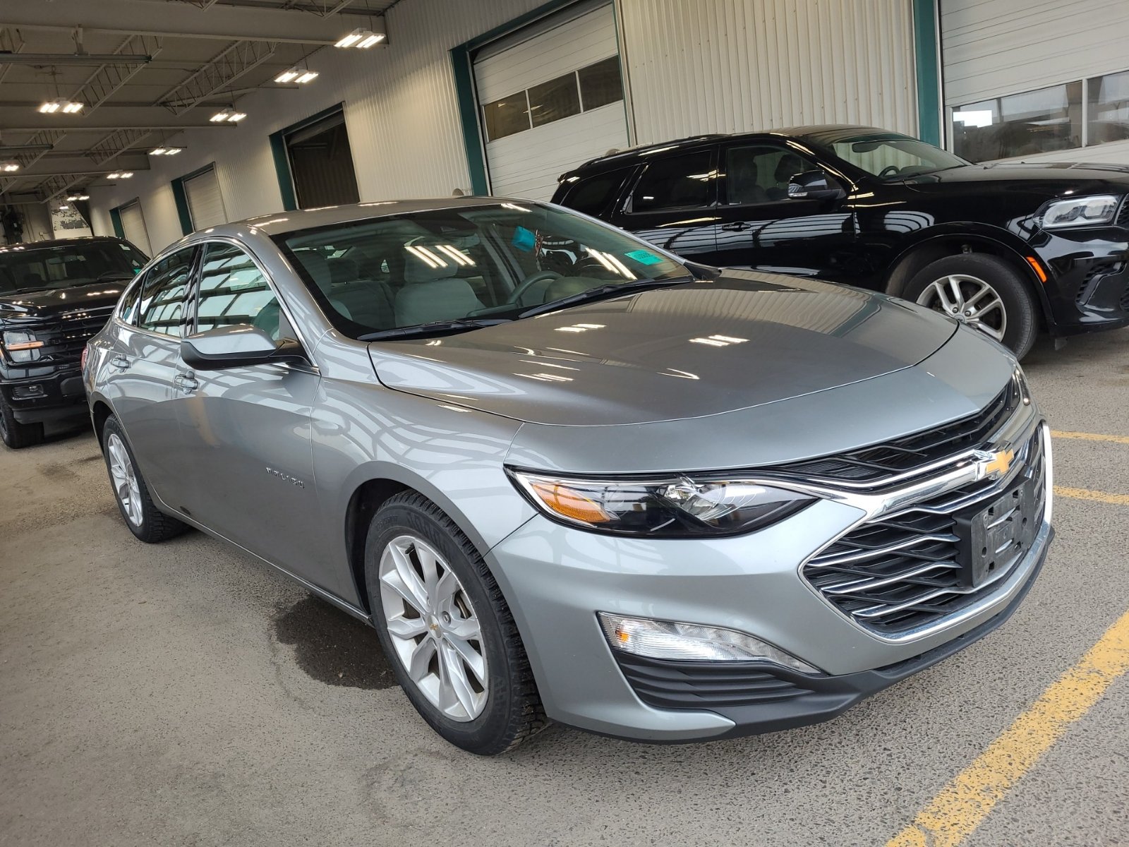 Used 2025 Chevrolet Malibu LT FWD image 5
