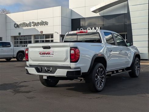 New 2026 GMC Canyon Denali image 4