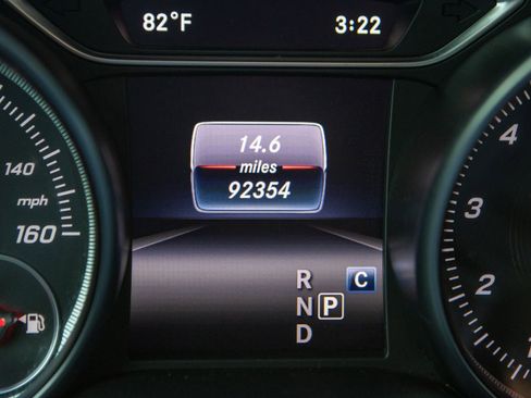 Used 2020 Mercedes-Benz GLA 250 w/ Convenience Package image 34